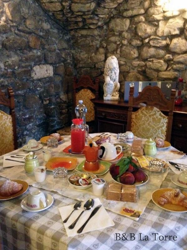 ドルチェアックア La Torre Bed & Breakfast エクステリア 写真
